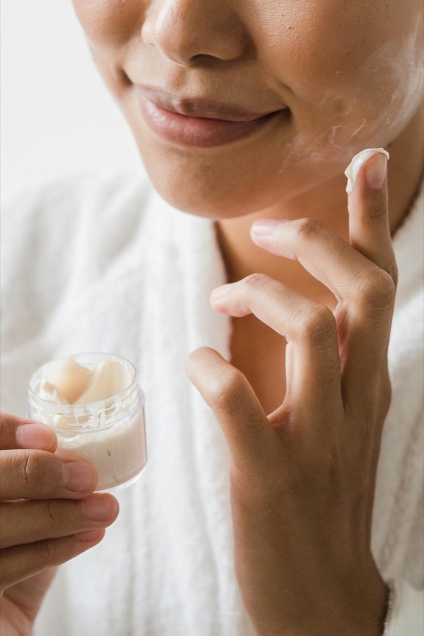 A consumer discovering premium skincare — Beureka's world of online beauty